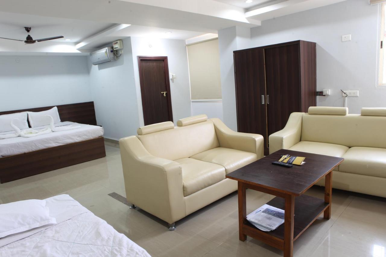 Nova Pride Hotel Hyderabad Exterior photo